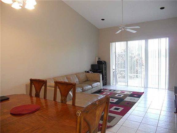 4th image of 2451 Aragon Blvd Unit 3