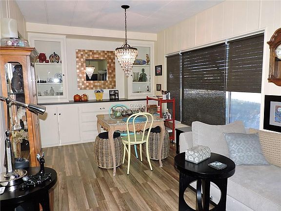 4th image of 3580 Jewel Cave Dr