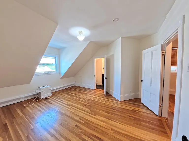 185 Davis Ave #8 — Photo 10