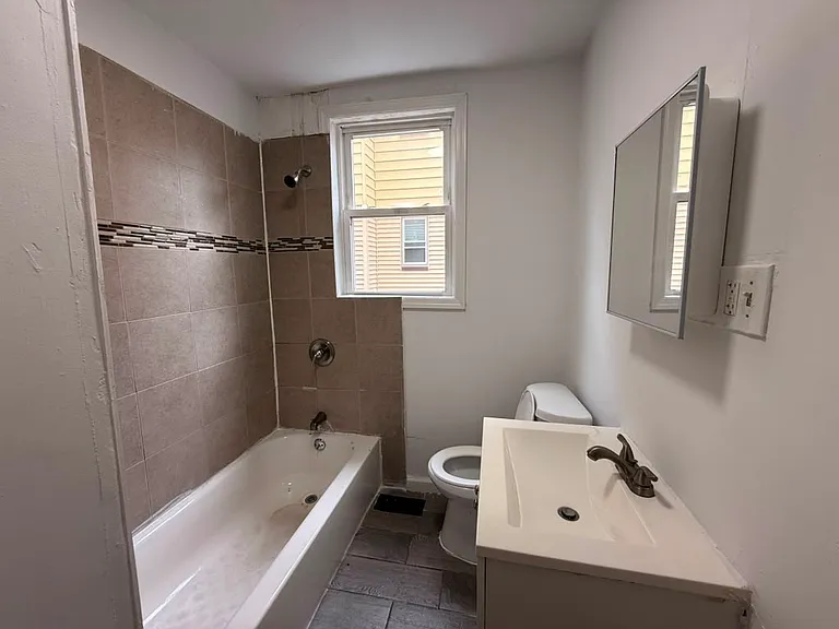 92 Cedar Ave #1 — Photo 2