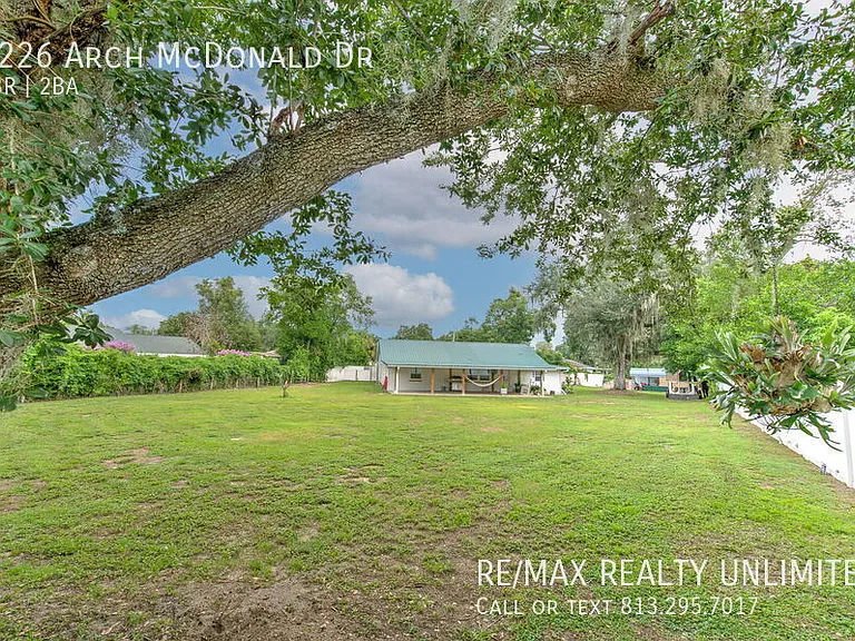 2226 Arch McDonald Dr — Photo 2