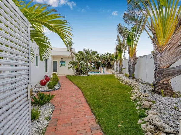 321 N Boulevard Of The Presidents, Sarasota, FL 34236