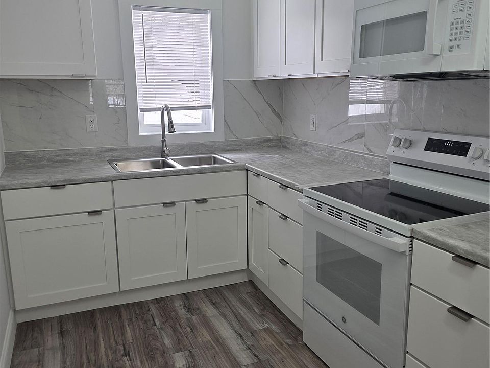 1st image of 1 Huguenot Street #44
