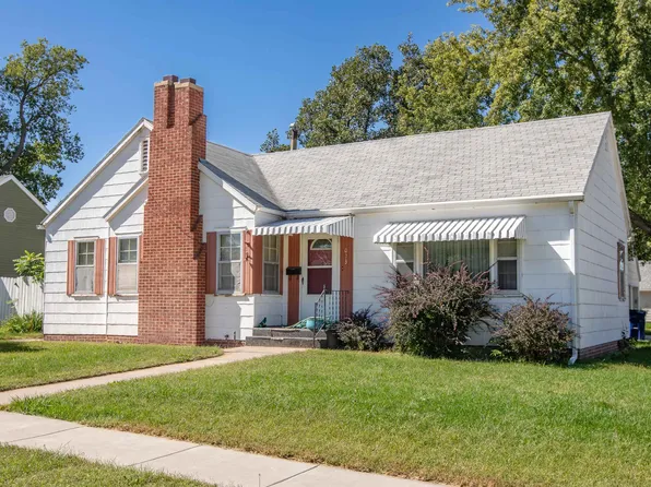 1023 Hancock St, Holdrege, NE 68949