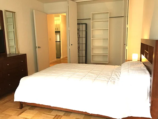 Rented by R New York | media 24