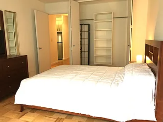 Rented by R New York