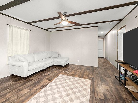 3rd image of 44041 Tom Rd