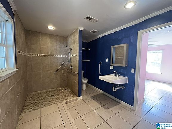 3rd image of 170 Scurlock St