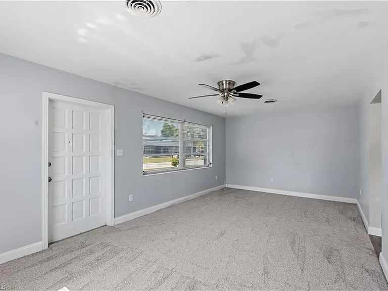 4220 Deleon St — Photo 25