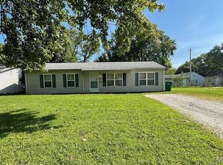 38 Westwood Dr, Cahokia, IL