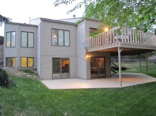 1305 10th St SW, Minot, ND 58701