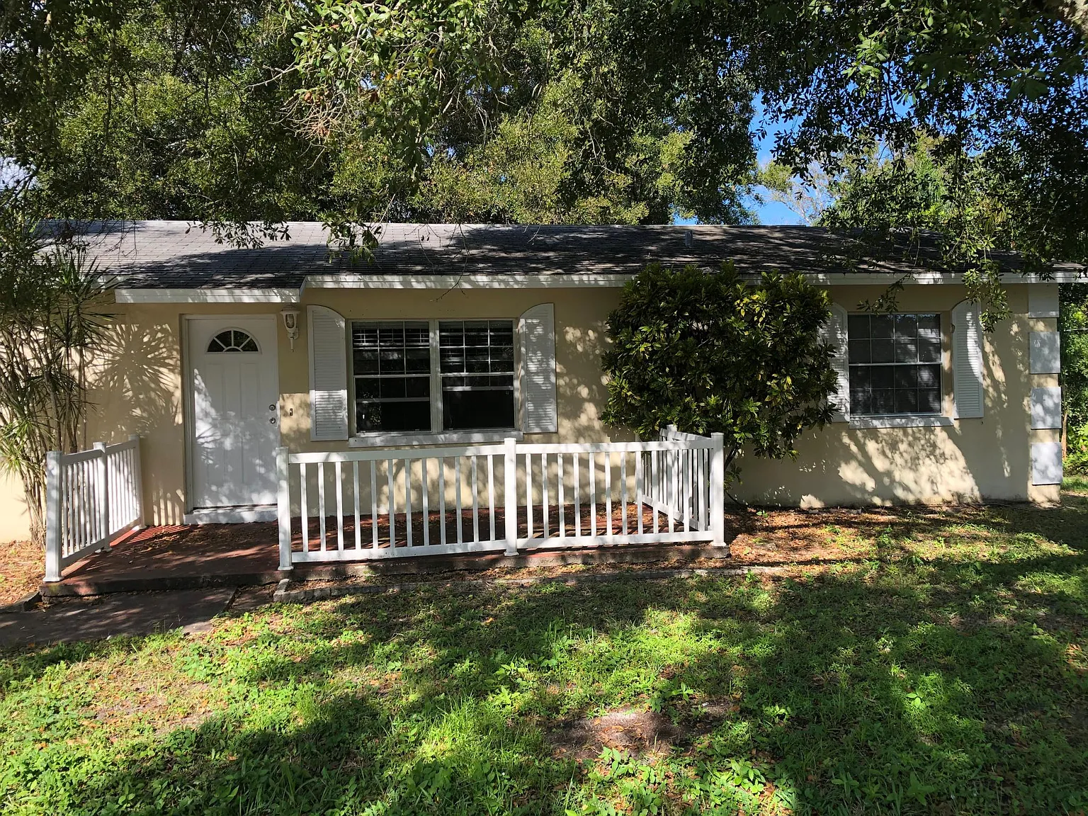 3 bed, 1300 sqft, $1,800 — Photo 1