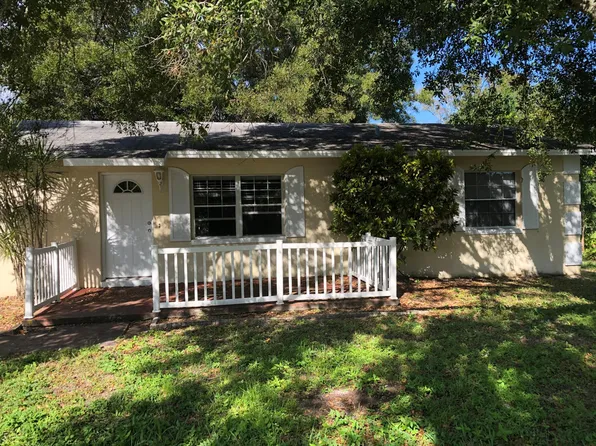 2460 4th St, Vero Beach, FL 32962