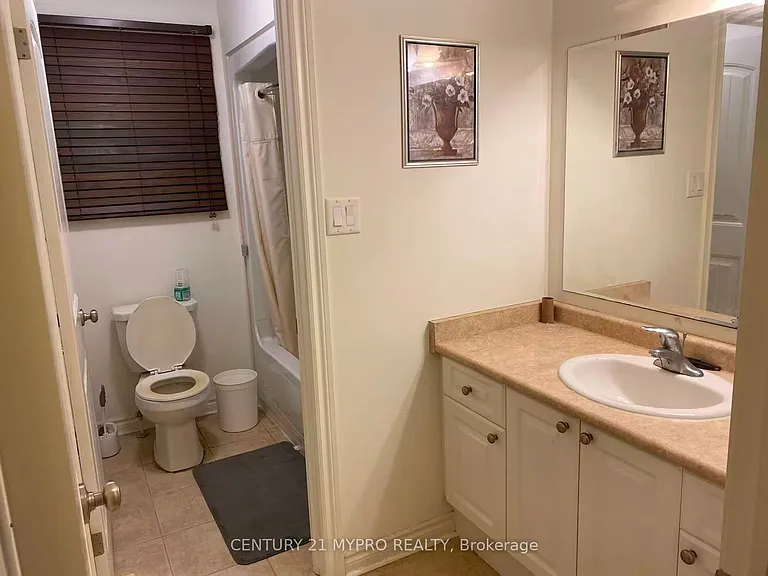 315 Colonial Dr — Photo 5