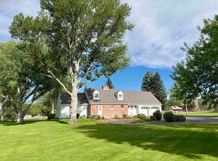 460 Country Club Dr, Riverton, WY 82501