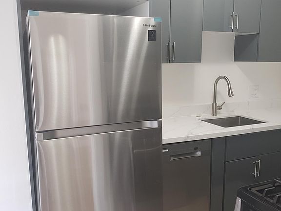 3rd image of 566 Fell St APT 4
