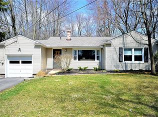 203 Hazelwood Dr, Chagrin Falls, OH 44022