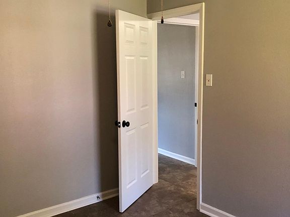 2nd image of 2709 General Vandenburg St