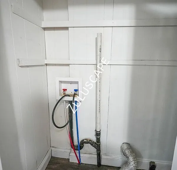1303 E Eichel Ave — Photo 14