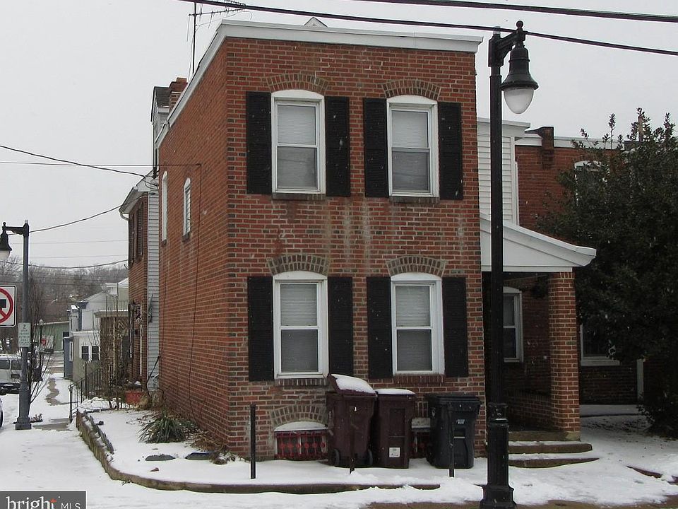 1st image of 1001 N Lincoln St