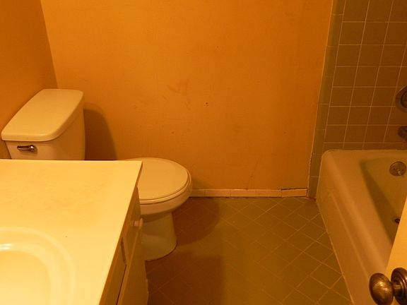 5th image of 7343 Meadowdale Ln