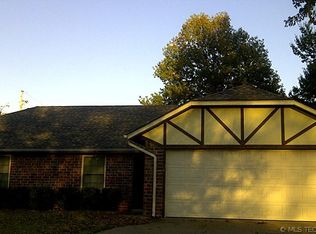 1736 SE East Dr, Bartlesville, OK 74006