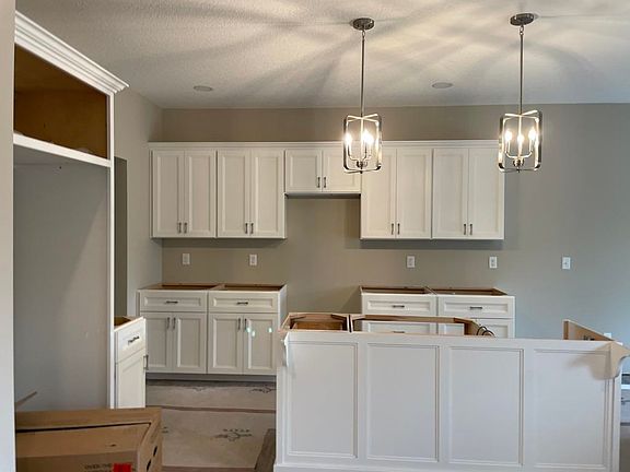 2nd image of 851 W Dogwood Dr