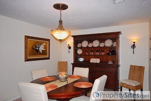 5th image of 1183 Alviria Dr