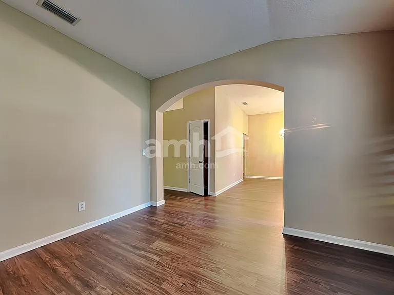 9426 Staplehurst Dr S — Photo 10