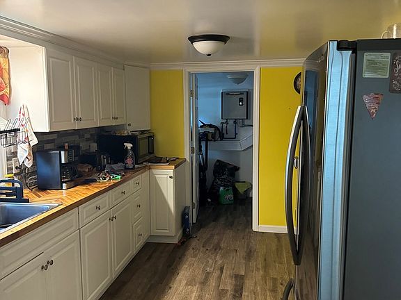 3rd image of 105 Fairmont Dr