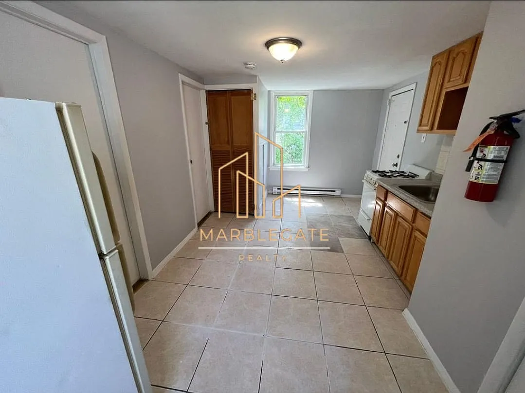 2 bed, 850 sqft, $1,495 — Photo 2