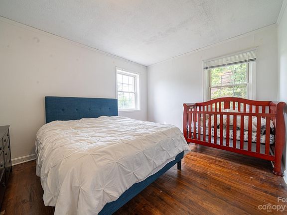 4th image of 520 W Norment Ave