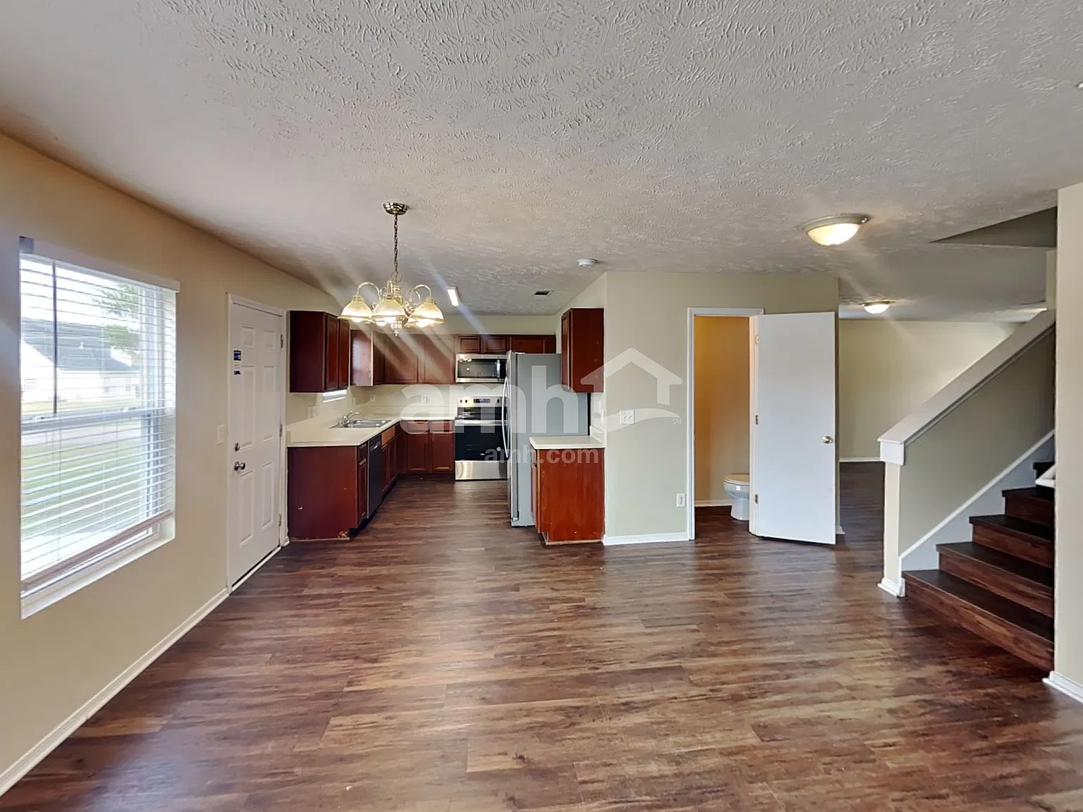 4 bed, 2.5 bath, 2300 sqft, $2,455 — Photo 3