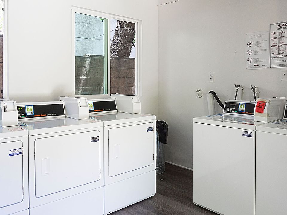 2nd image of 3131 Montrose Ave APT 6
