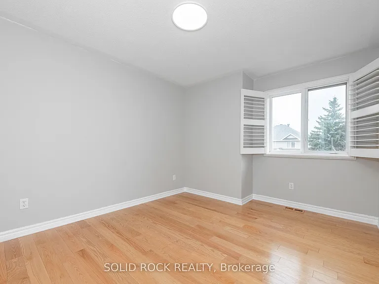 55 Gleeson Way W — Photo 35