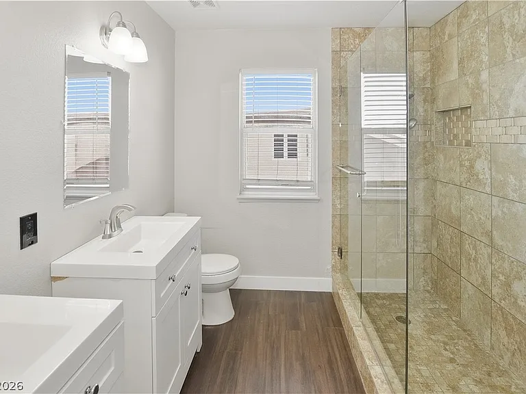 747 Canyon Crest Dr — Photo 38