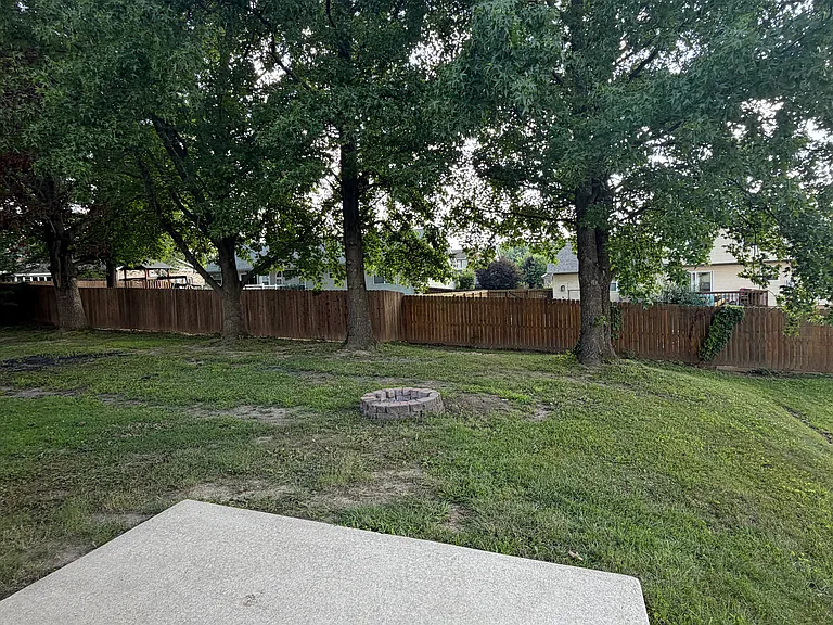 24 Twin Oaks Dr — Photo 4
