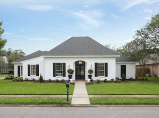 201 Spyglass Ln, Broussard, LA 70518