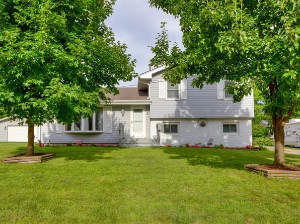 2020 NW 80th Ct, Clive, IA 50325