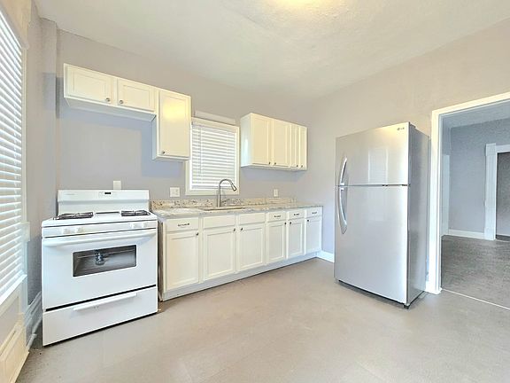 4th image of 608 Leland Ave #1