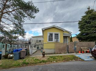 306 Humbert St, Staten Island, NY 10305