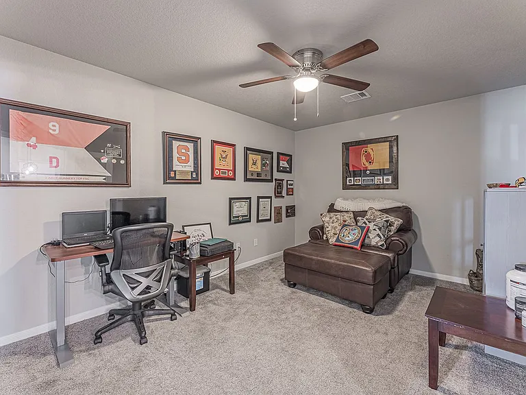 810 Earp Dr — Photo 12
