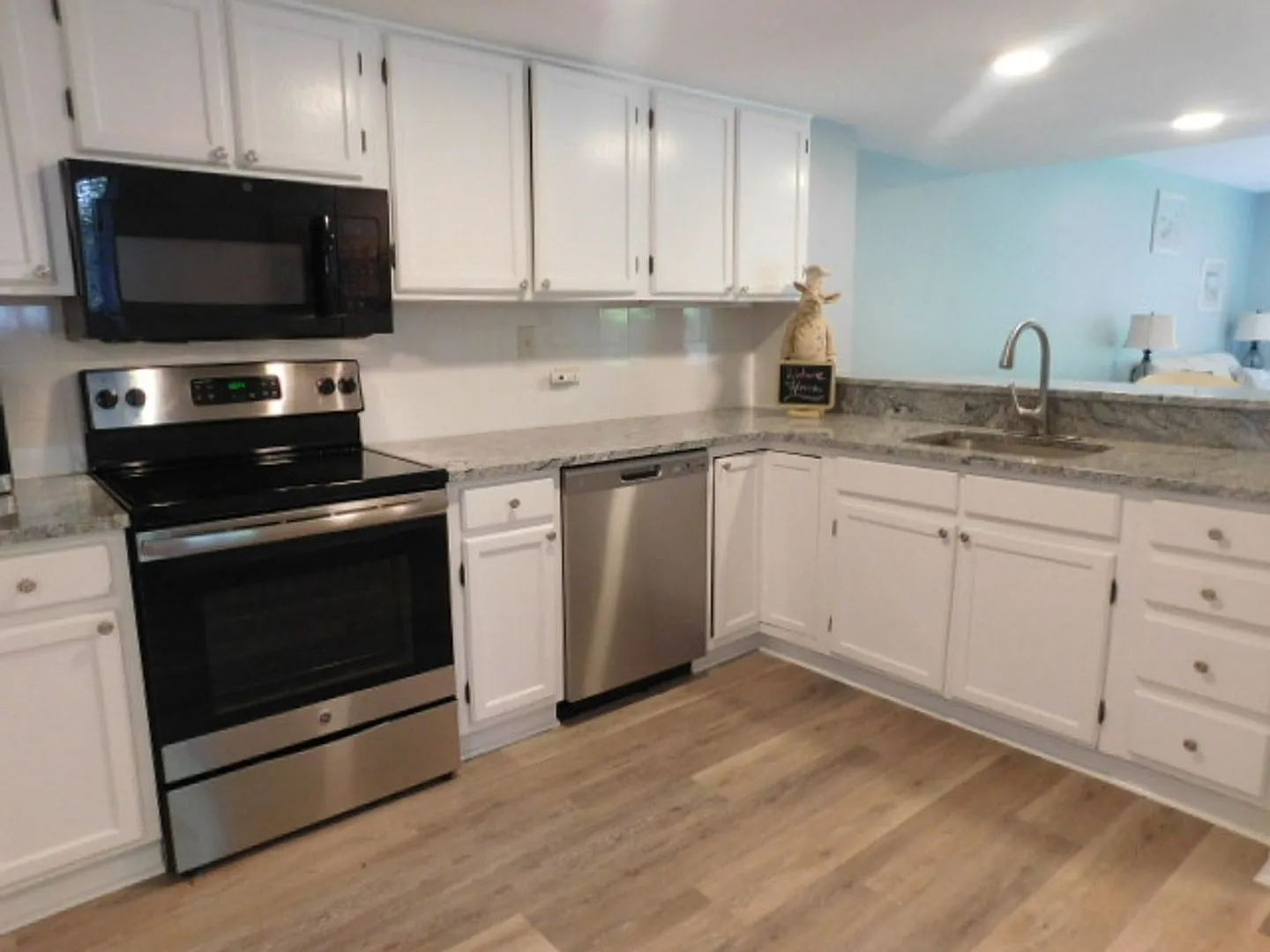 Furnished Townhome In Shipyard Plantation — Photo 4