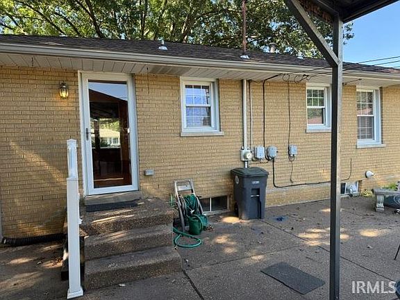 4th image of 3108 W Indiana St