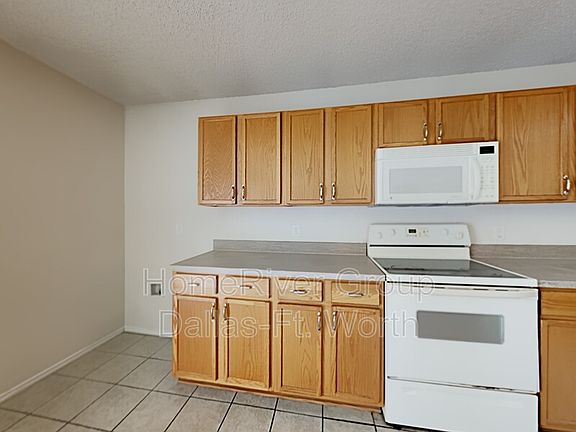 4th image of 1440 Knottingham Dr