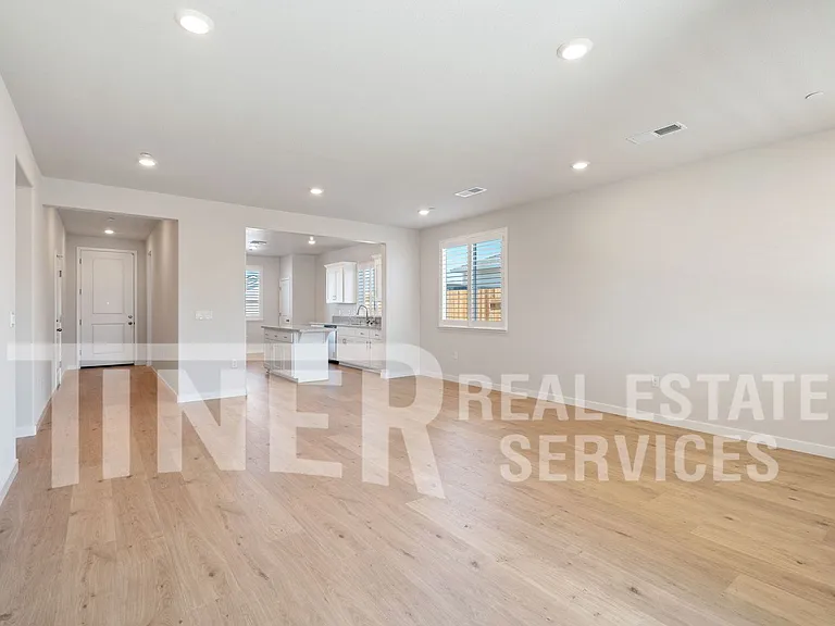 7160 El Cerrito Way — Photo 7