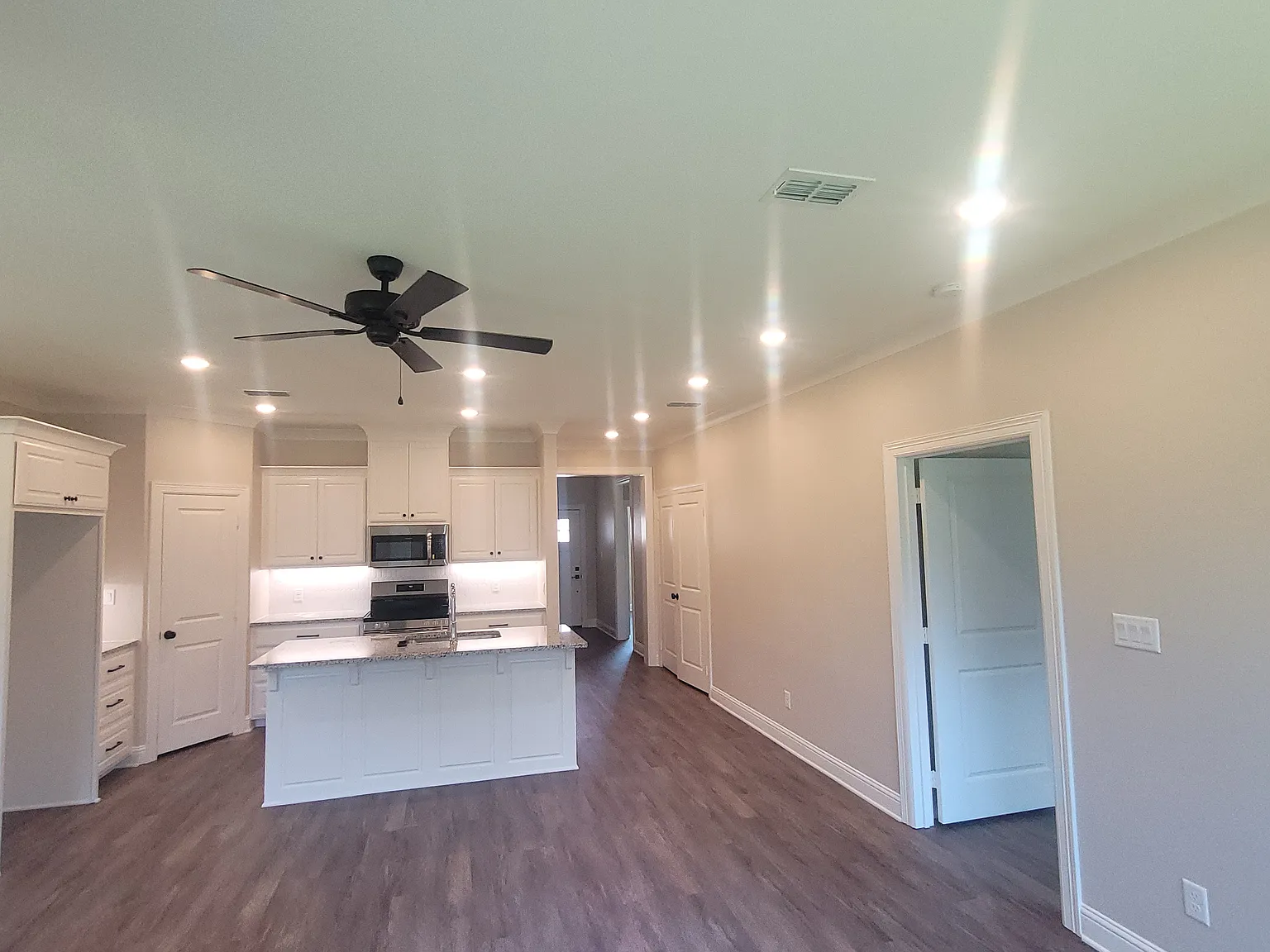 3 bed, 1582 sqft, $1,900 — Photo 4