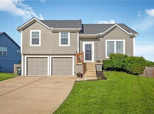 610 N Poplar St, Gardner, KS 66030