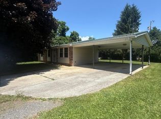 65 Breezy Ridge Rd, Woodlawn, VA 24381