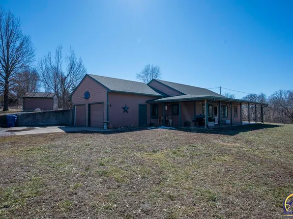 5861 W 117th St, Carbondale, KS 66414